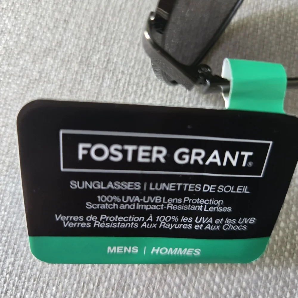 NWT Foster‎ Grant Mens Black Aviator Polarized Sunglasses